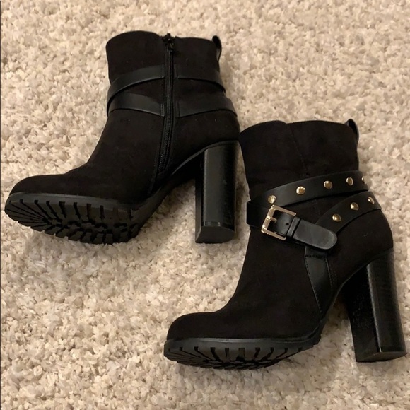 Apt 9 black faux suede ankle boots, gold hardware - Picture 3 of 8